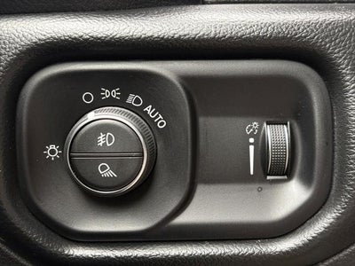 2022 RAM 1500 Big Horn Crew Cab 4x4 5'7' Box