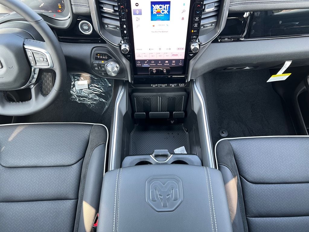 2026 RAM 1500 Laramie Crew Cab 4x4 5'7' Box