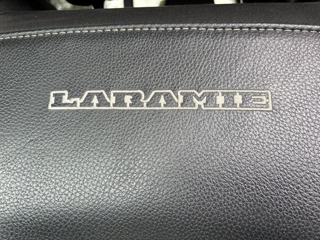 2019 RAM 1500 Laramie Crew Cab 4x4 5'7' Box