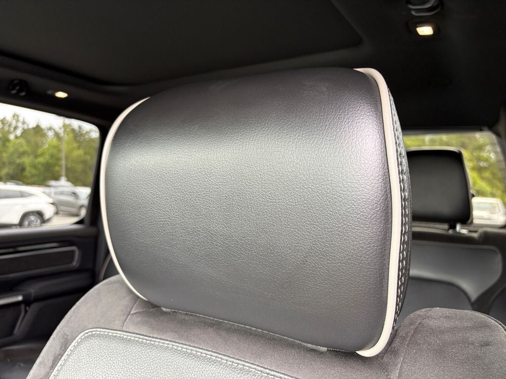 2019 RAM 1500 Laramie Crew Cab 4x4 5'7' Box
