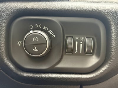 2019 RAM 1500 Laramie Crew Cab 4x4 5'7' Box