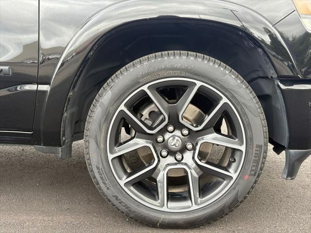 2019 RAM 1500 Laramie Crew Cab 4x4 5'7' Box