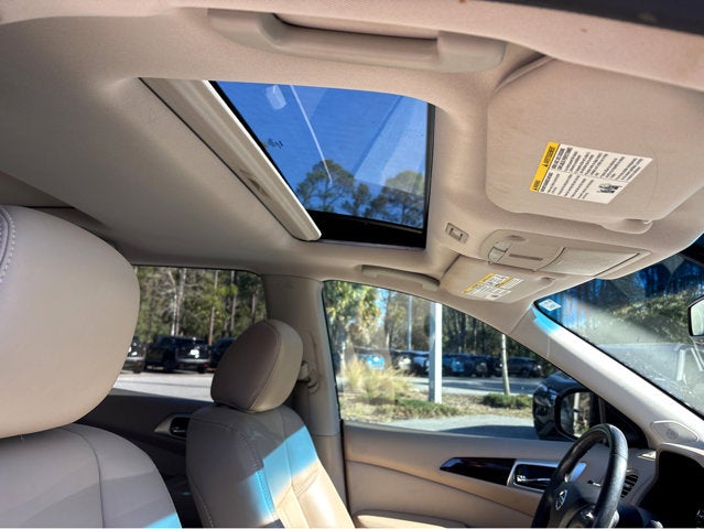 2016 Nissan Pathfinder SL