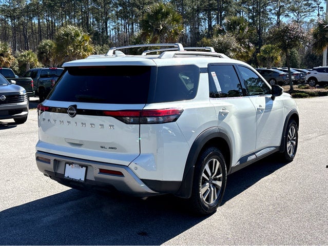 2023 Nissan Pathfinder SL