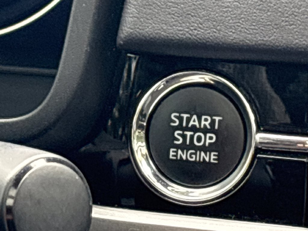 2023 Mitsubishi Outlander Base