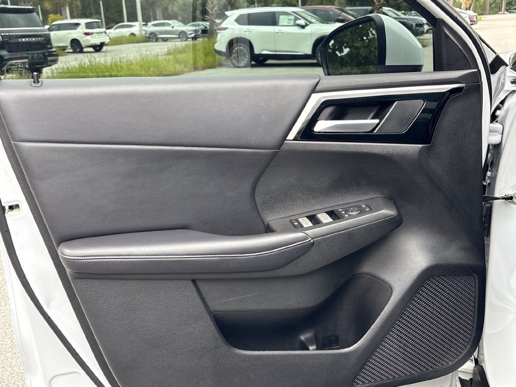 2023 Mitsubishi Outlander Base