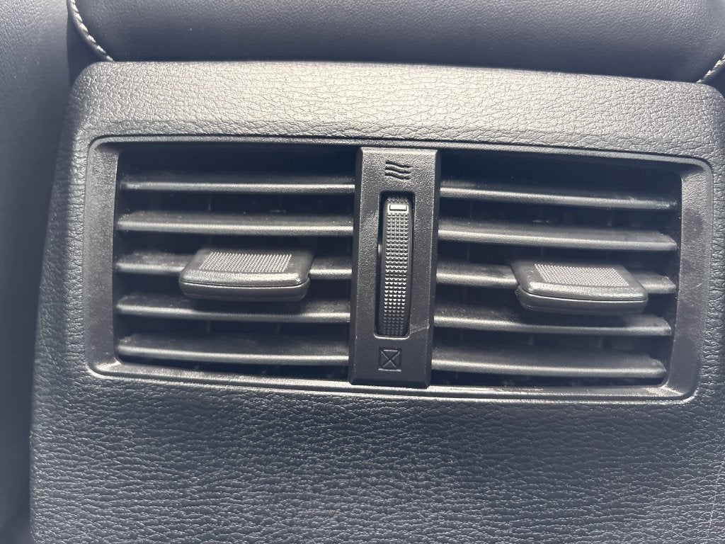 2023 Mitsubishi Outlander Base