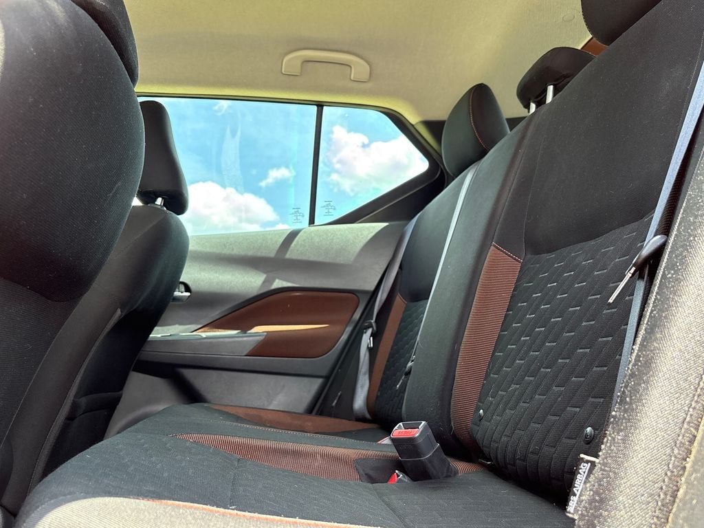 2021 Nissan Kicks SR