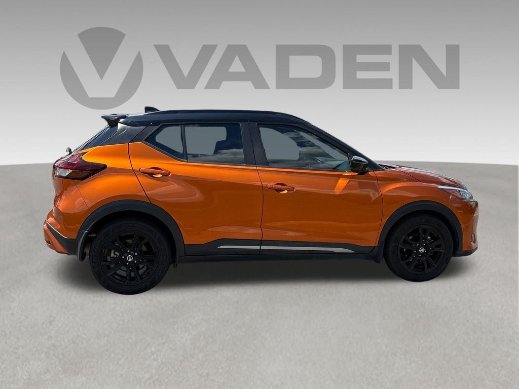 2021 Nissan Kicks SR