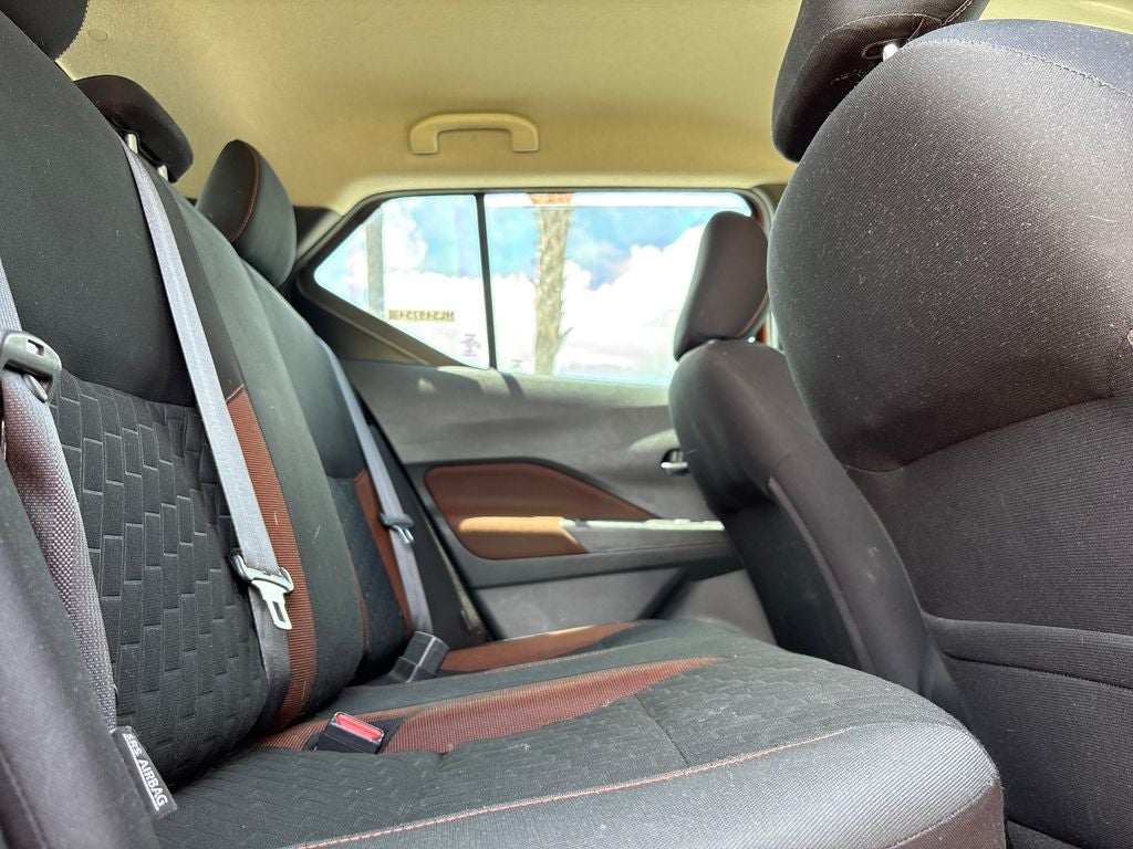2021 Nissan Kicks SR