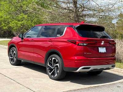 2024 Mitsubishi Outlander SE