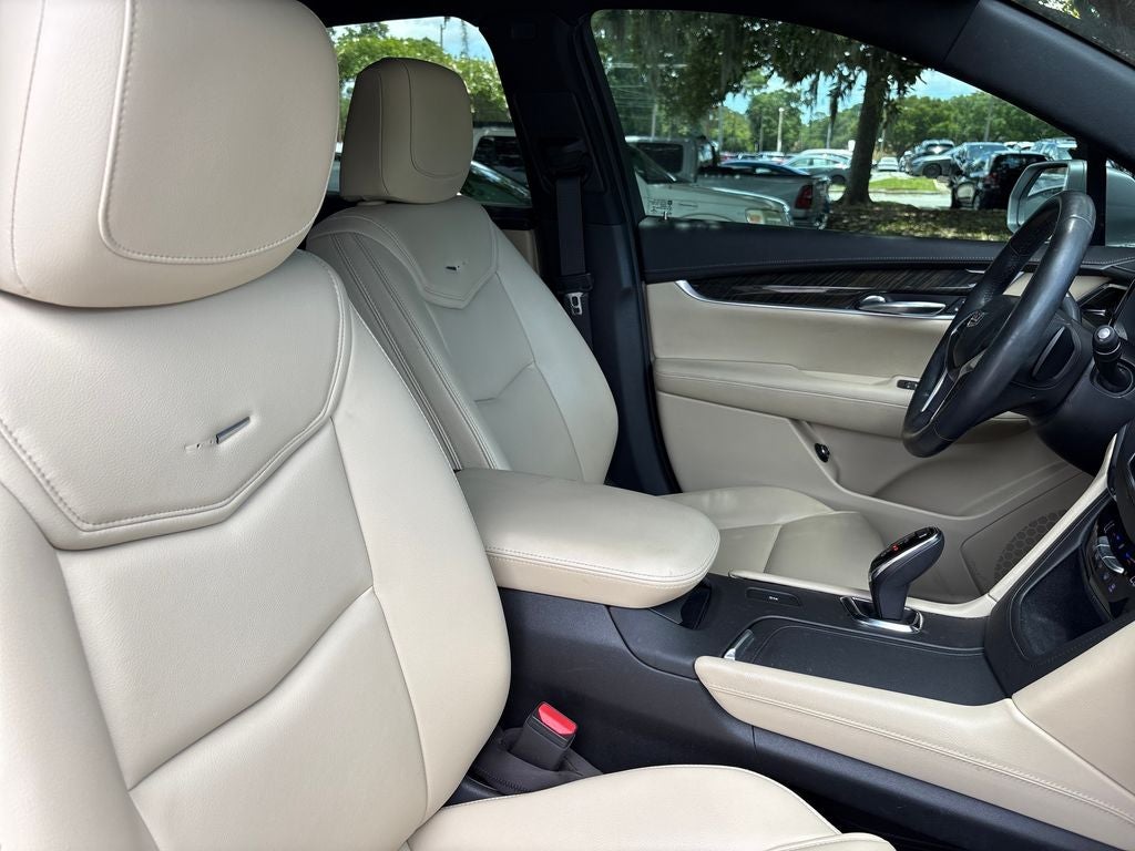 2017 Cadillac XT5 Base