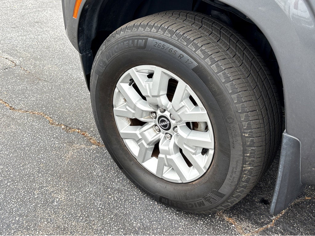 2023 Nissan Frontier SV