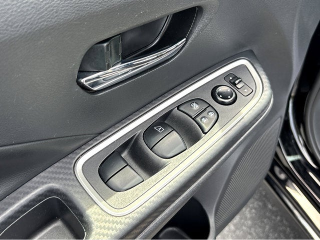 2022 Nissan Versa SR