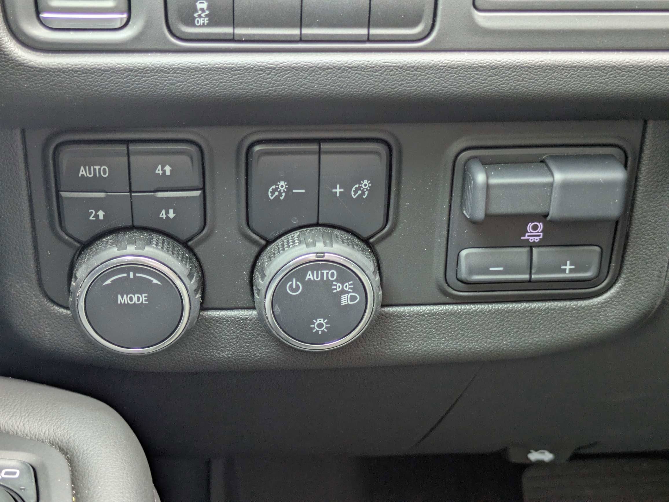 2024 Chevrolet Suburban LS
