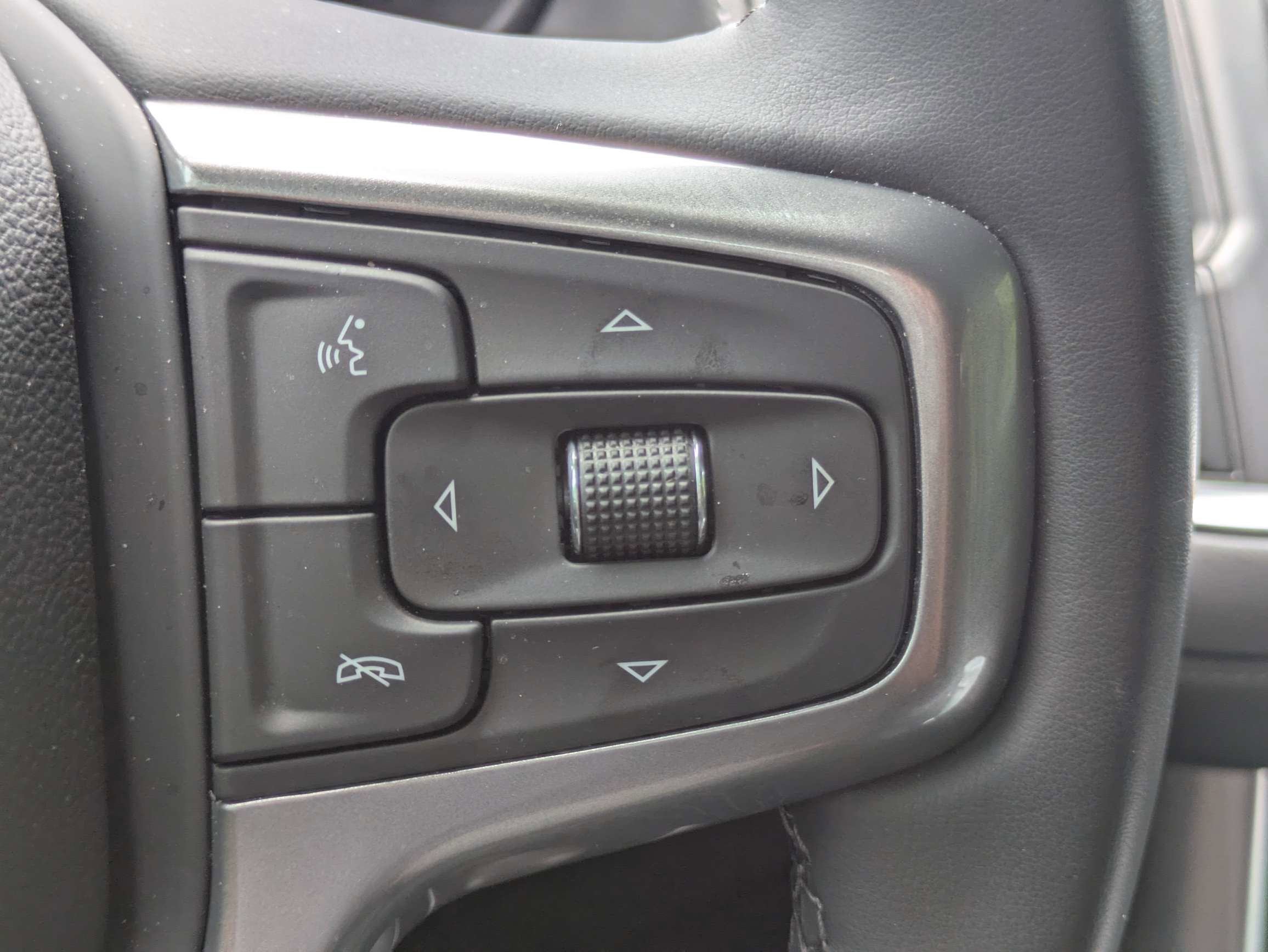 2024 Chevrolet Suburban LS