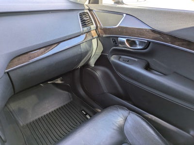 2018 Volvo XC90 Momentum