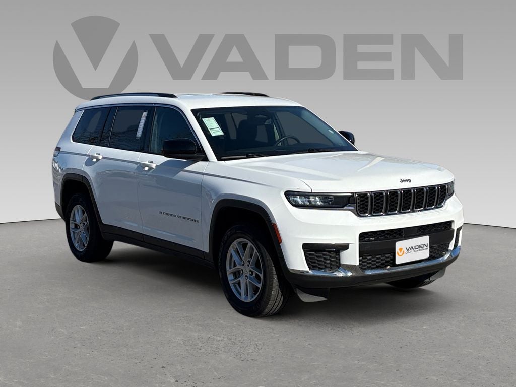 2023 Jeep Grand Cherokee L Laredo 4x2