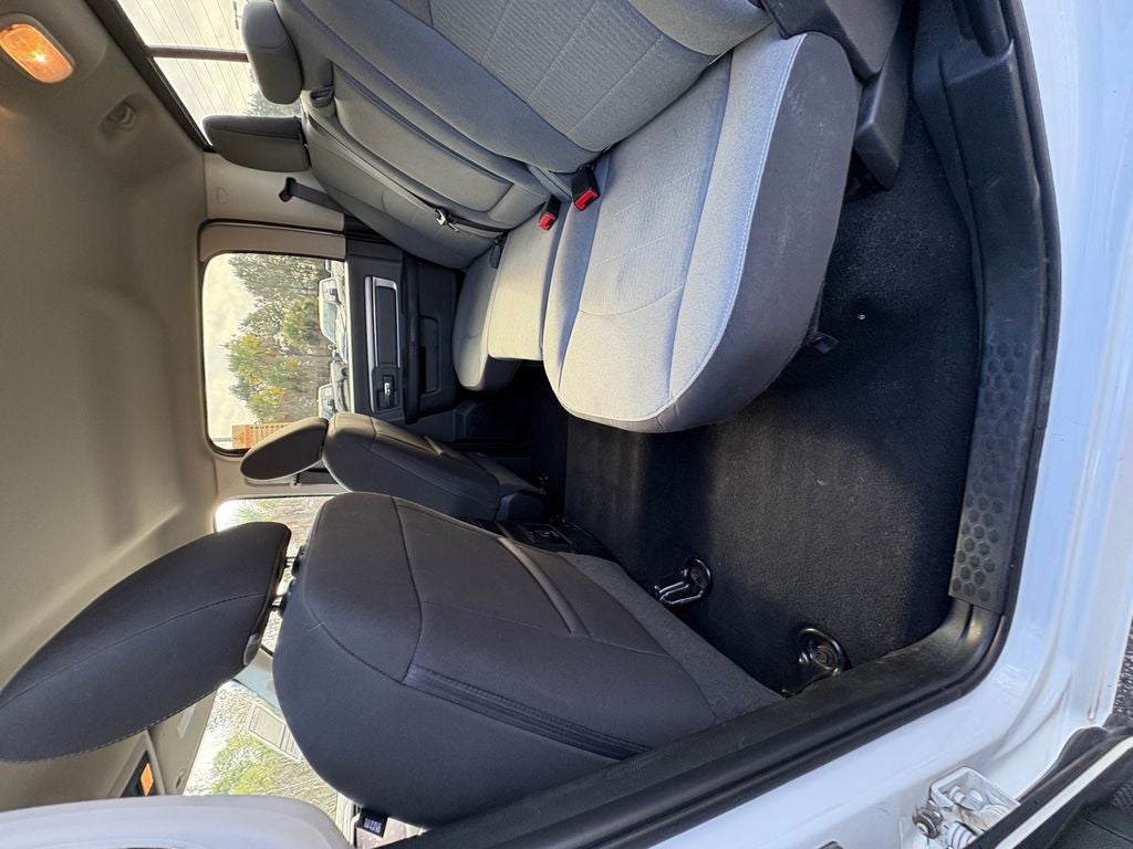 2023 RAM 1500 Classic SLT Crew Cab 4x4 5'7' Box