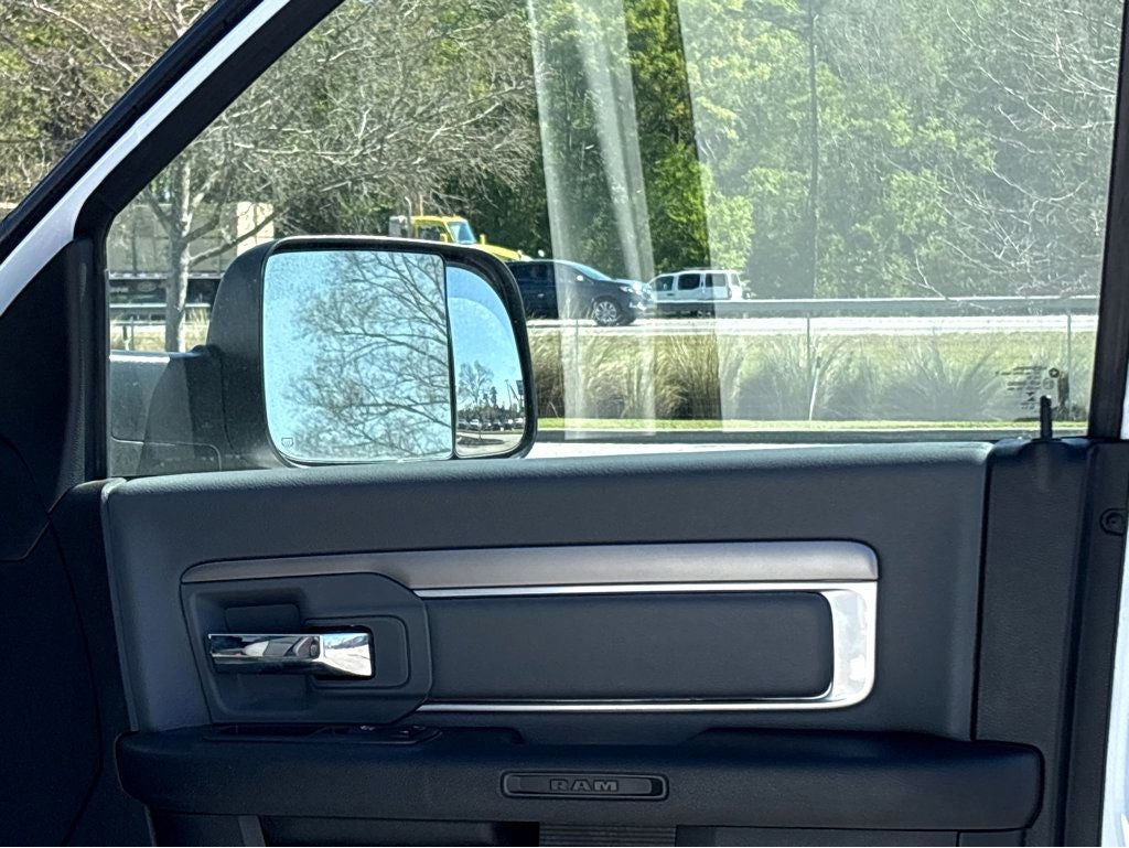2023 RAM 1500 Classic SLT Crew Cab 4x4 5'7' Box