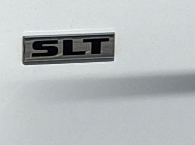 2023 RAM 1500 Classic SLT Crew Cab 4x4 5'7' Box