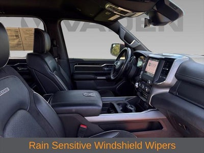 2022 RAM 1500 Laramie Crew Cab 4x4 5'7' Box