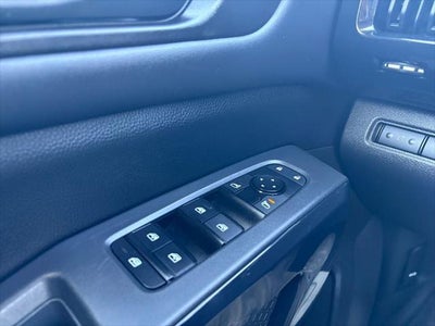 2023 Nissan Pathfinder SV FWD