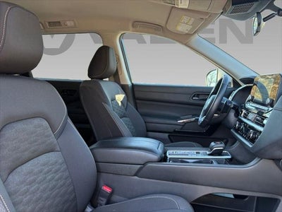 2025 Nissan Pathfinder SV FWD