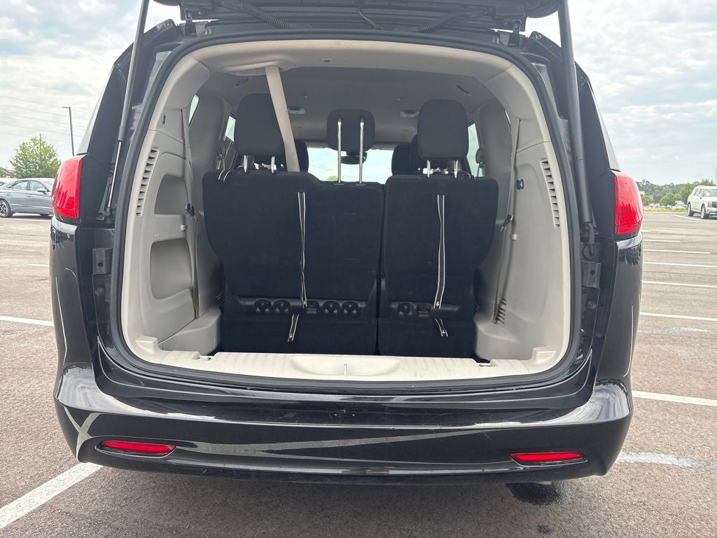 2023 Chrysler Voyager LX