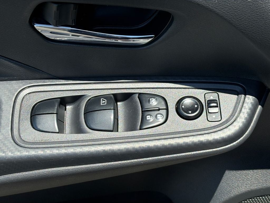 2023 Nissan Versa 1.6 SV