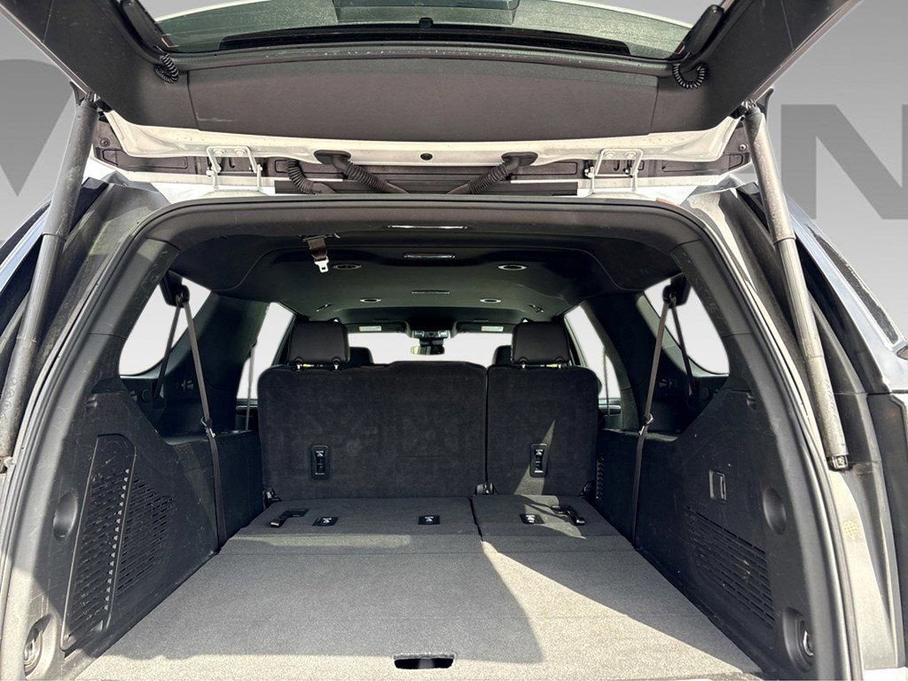 2025 Chevrolet Suburban LT