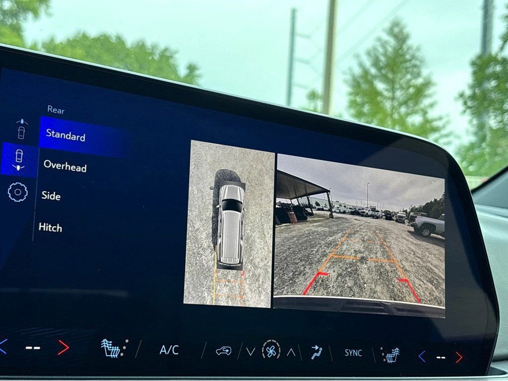 2025 Chevrolet Suburban LT