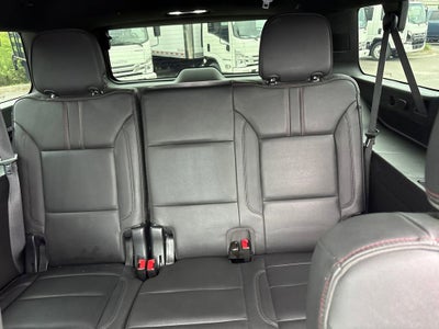 2023 Chevrolet Suburban RST