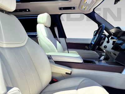 2025 Land Rover Range Rover SE