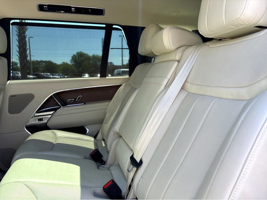 2025 Land Rover Range Rover SE