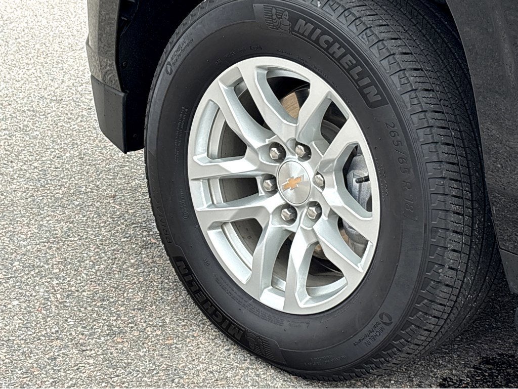 2024 Chevrolet Suburban LT