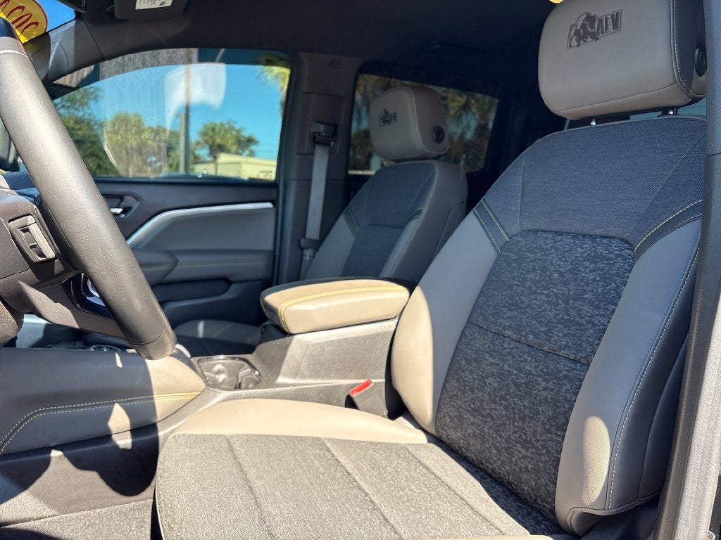 2024 Chevrolet Colorado Base
