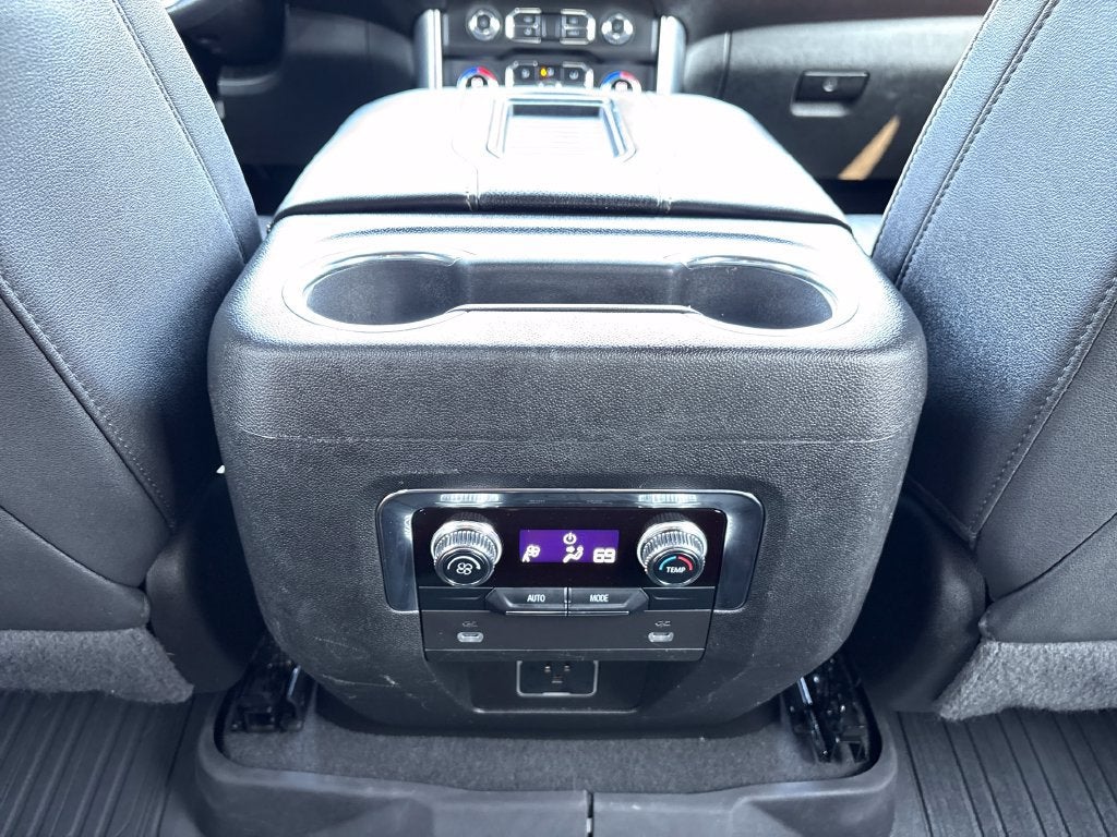 2023 GMC Yukon Base