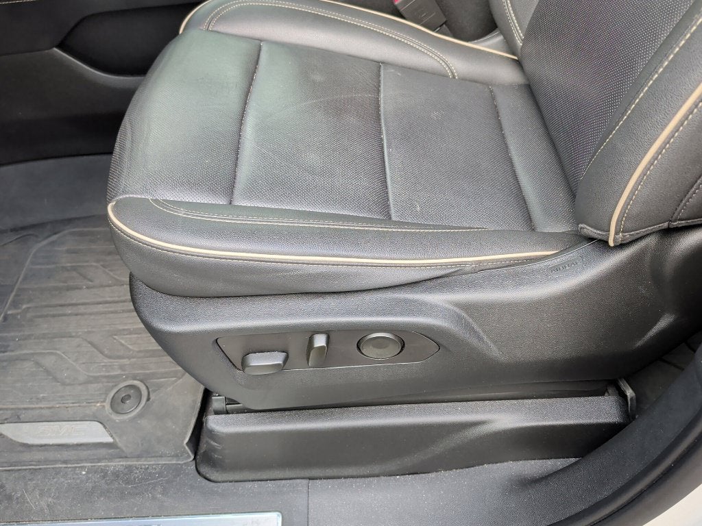 2023 GMC Yukon Base