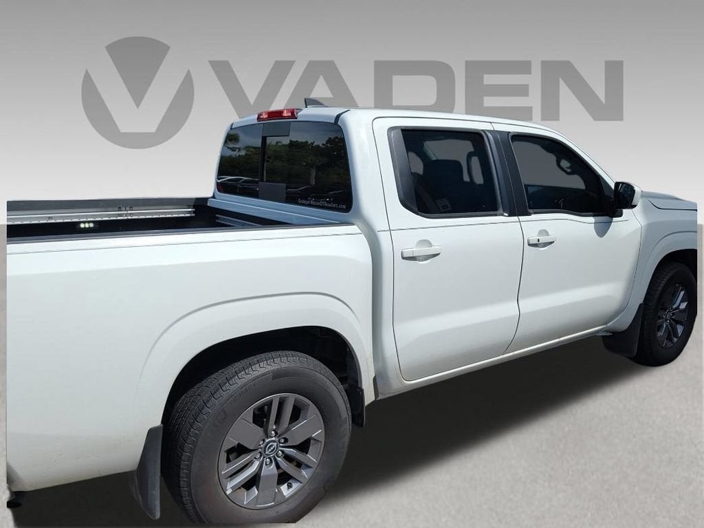 2025 Nissan Frontier Base