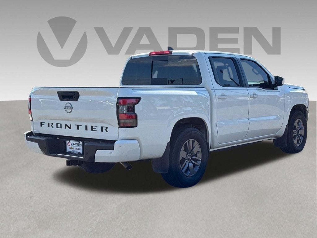 2025 Nissan Frontier Base