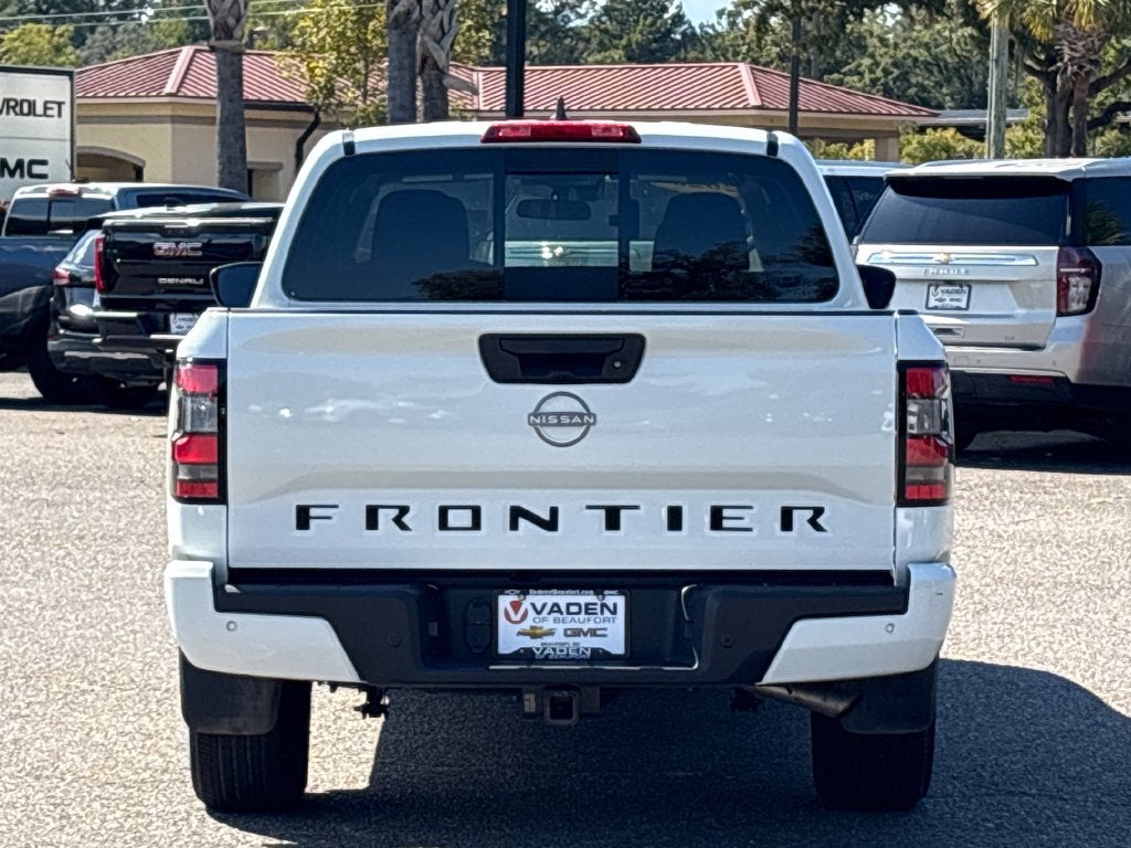 2025 Nissan Frontier Base
