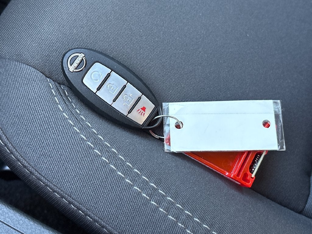 2025 Nissan Frontier Base