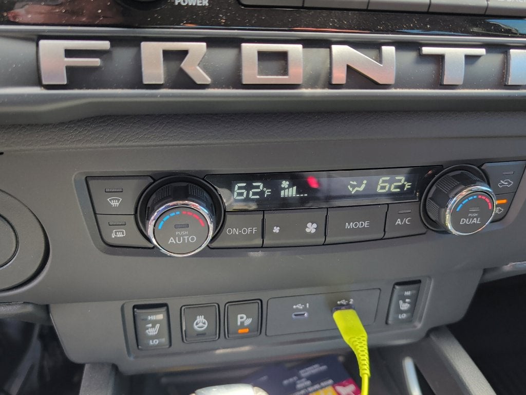 2025 Nissan Frontier Base