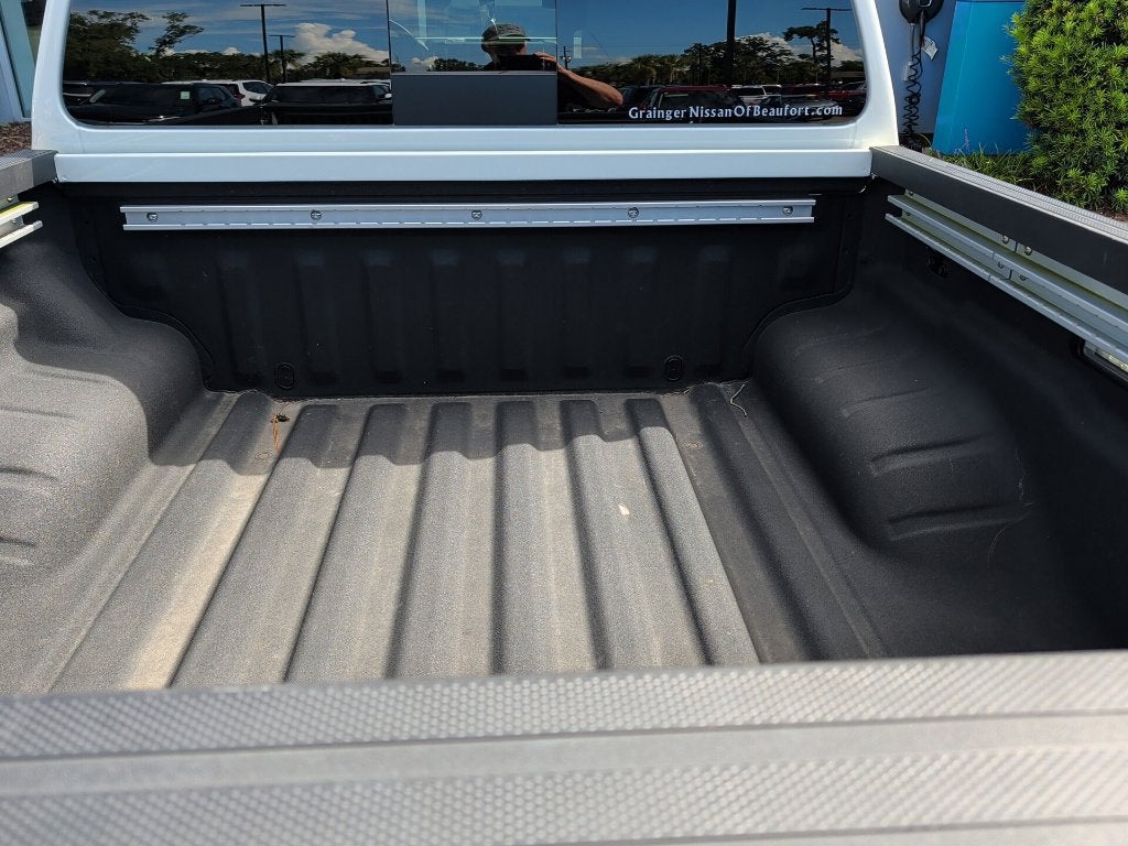 2025 Nissan Frontier Base