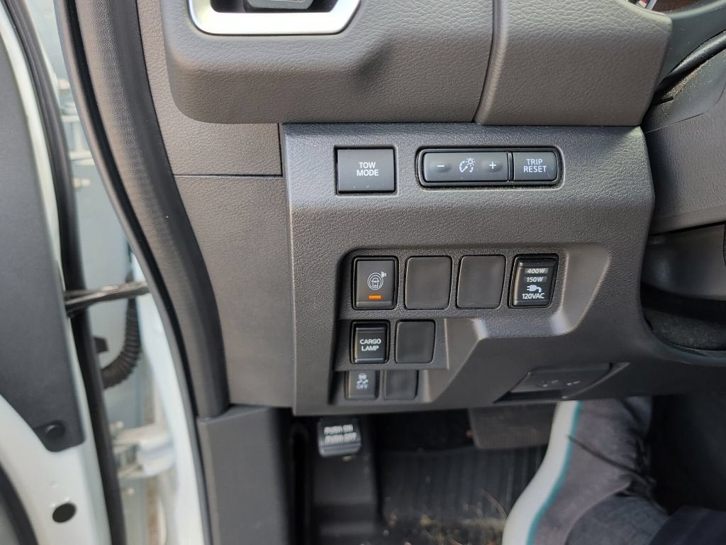 2025 Nissan Frontier Base