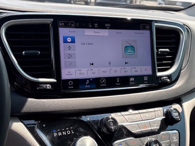 2024 Chrysler Pacifica Base