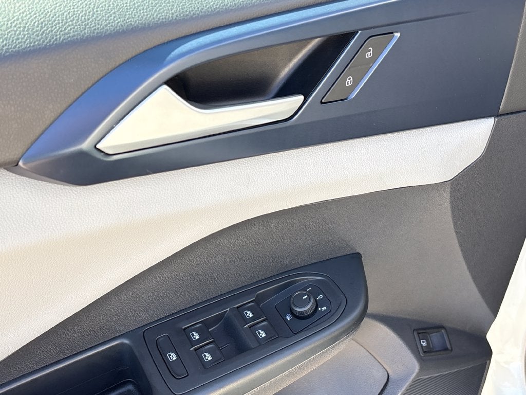 2022 Volkswagen Taos Base