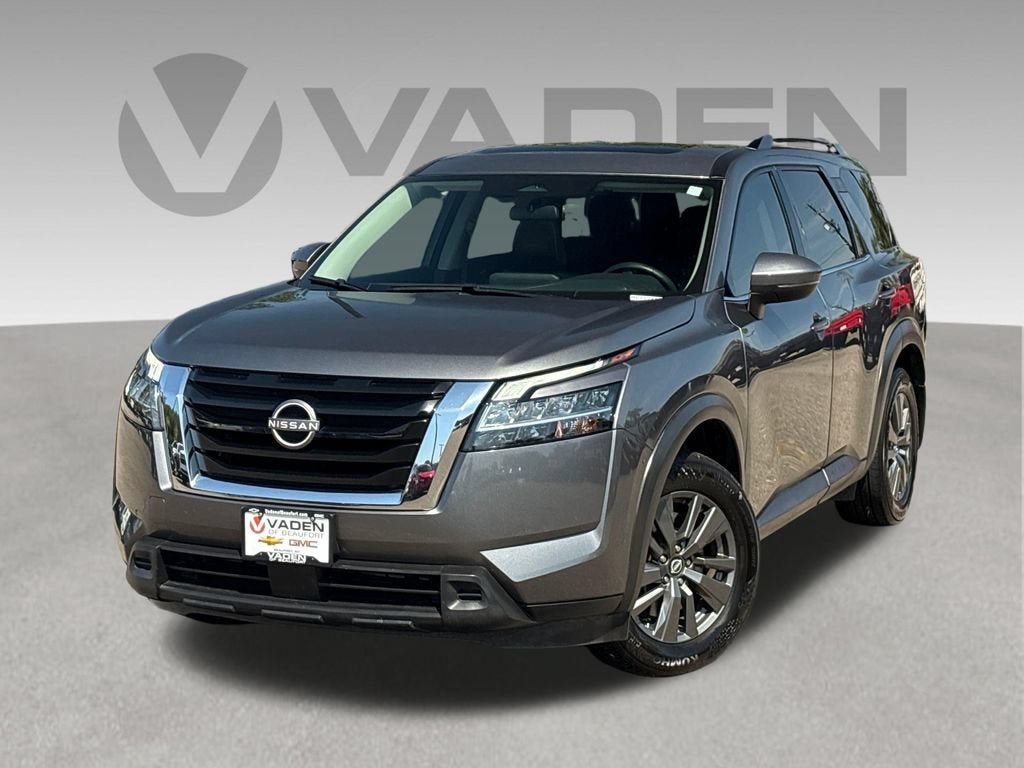 2022 Nissan Pathfinder Base