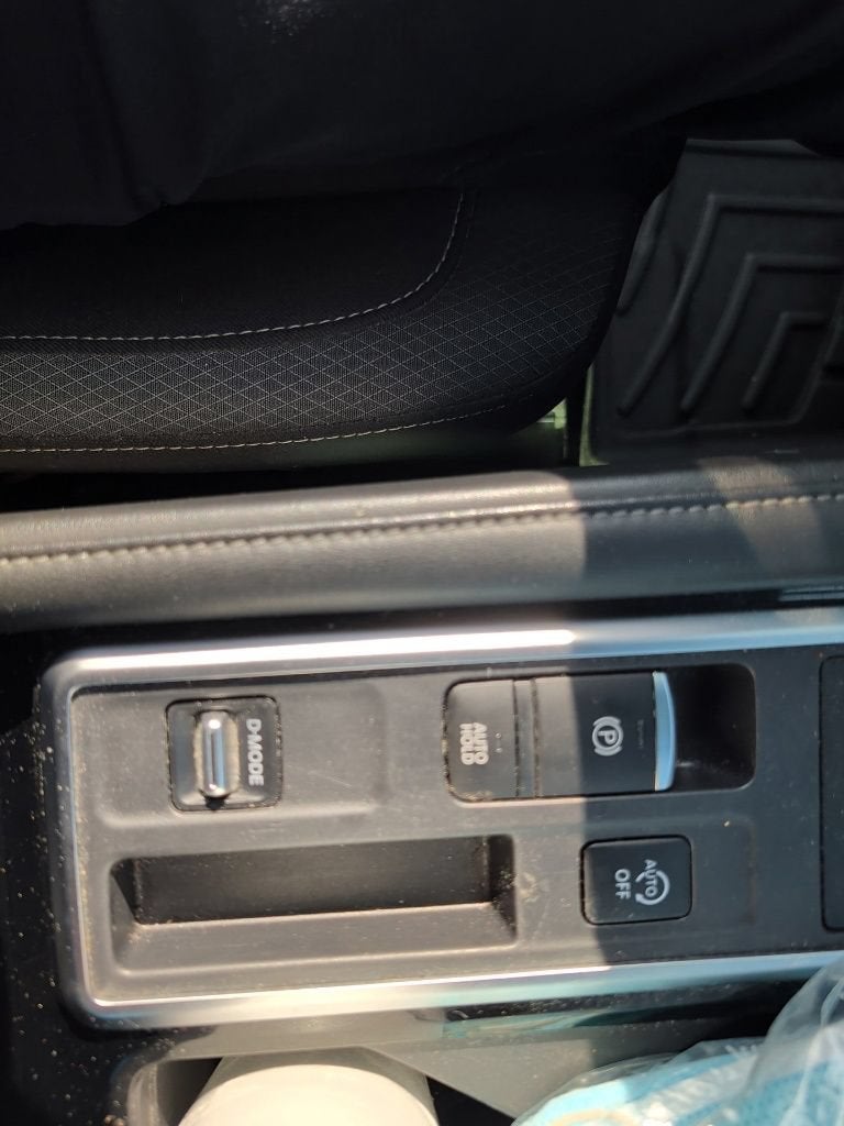 2022 Nissan Pathfinder Base